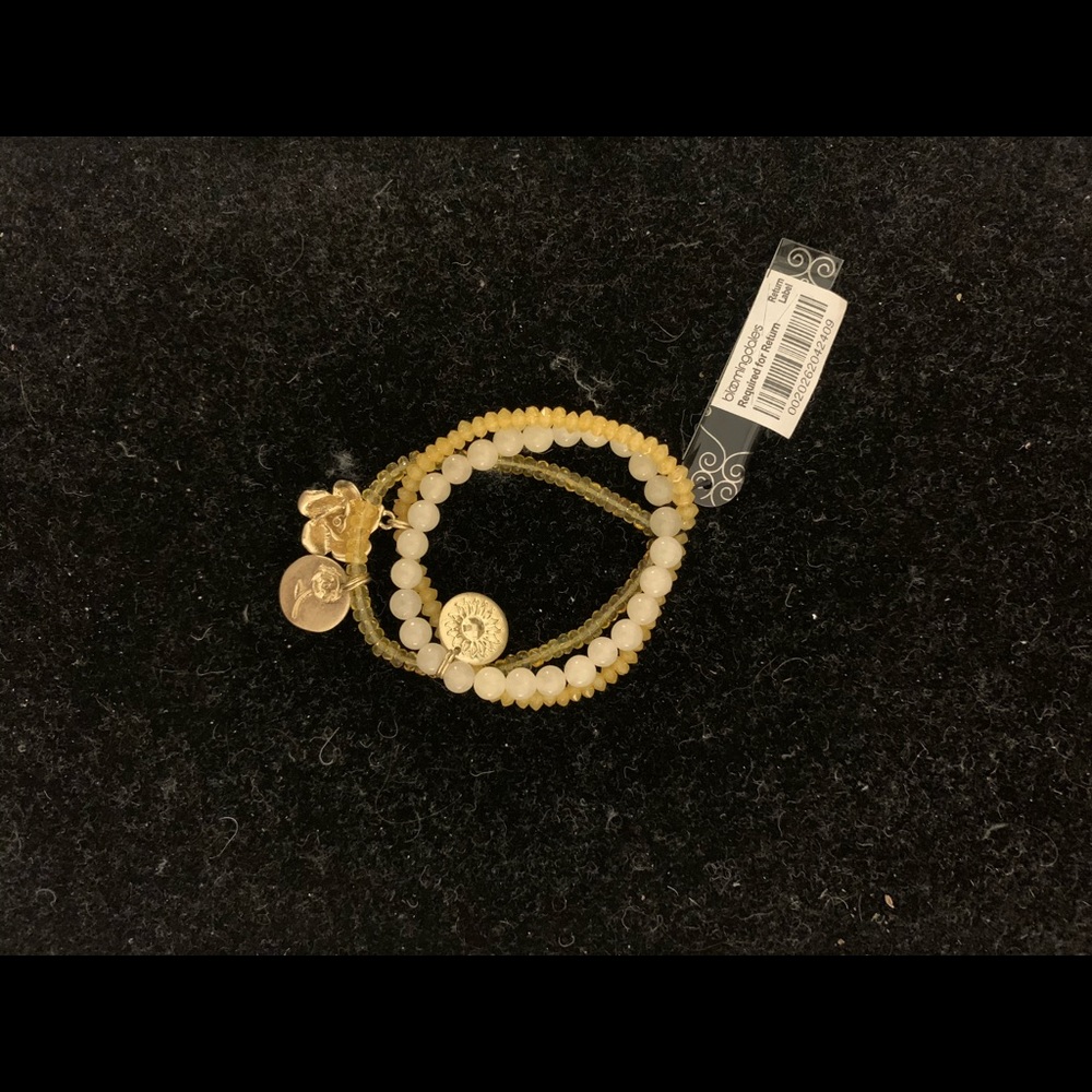 Bloomingdale’s Bracelet Set